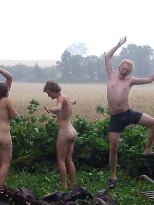 Naturist groups with age defference - Old Young Nudists